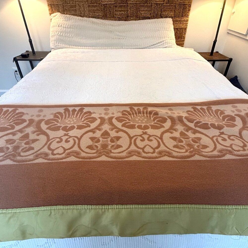 Vtg Peacock 100% Wool Blanket w/ Satin Trim Twin Camel Brown 90x70" Retro RARE